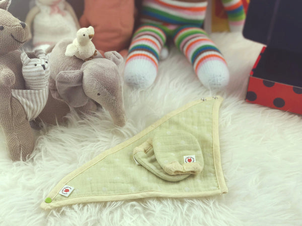Lime 100 % GOTS certified organic cotton bandana bib and mittens baby gift set made in USA