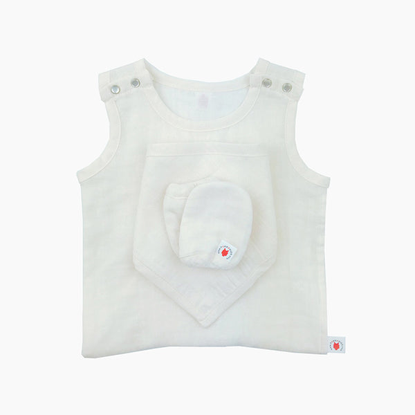 Pokka Kids Dye Free GOTS Certified Organic Cotton baby gift set with bodysuit, bandana bib, and mittens is good for eczema